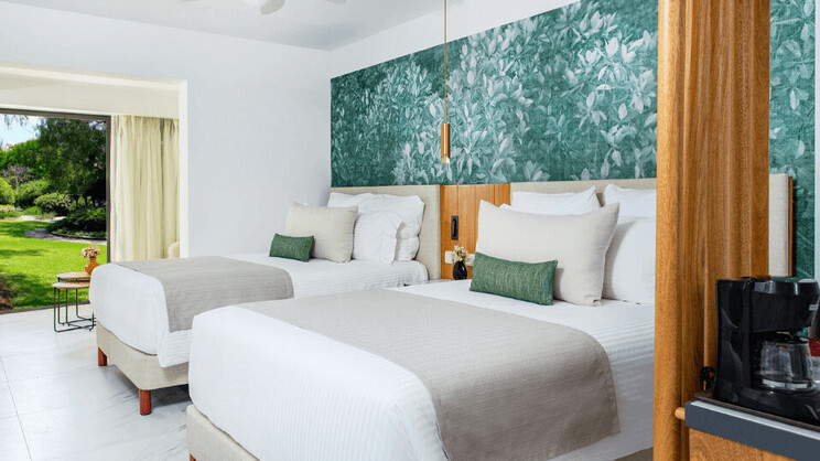 Preferred Club Junior Suite Tropical